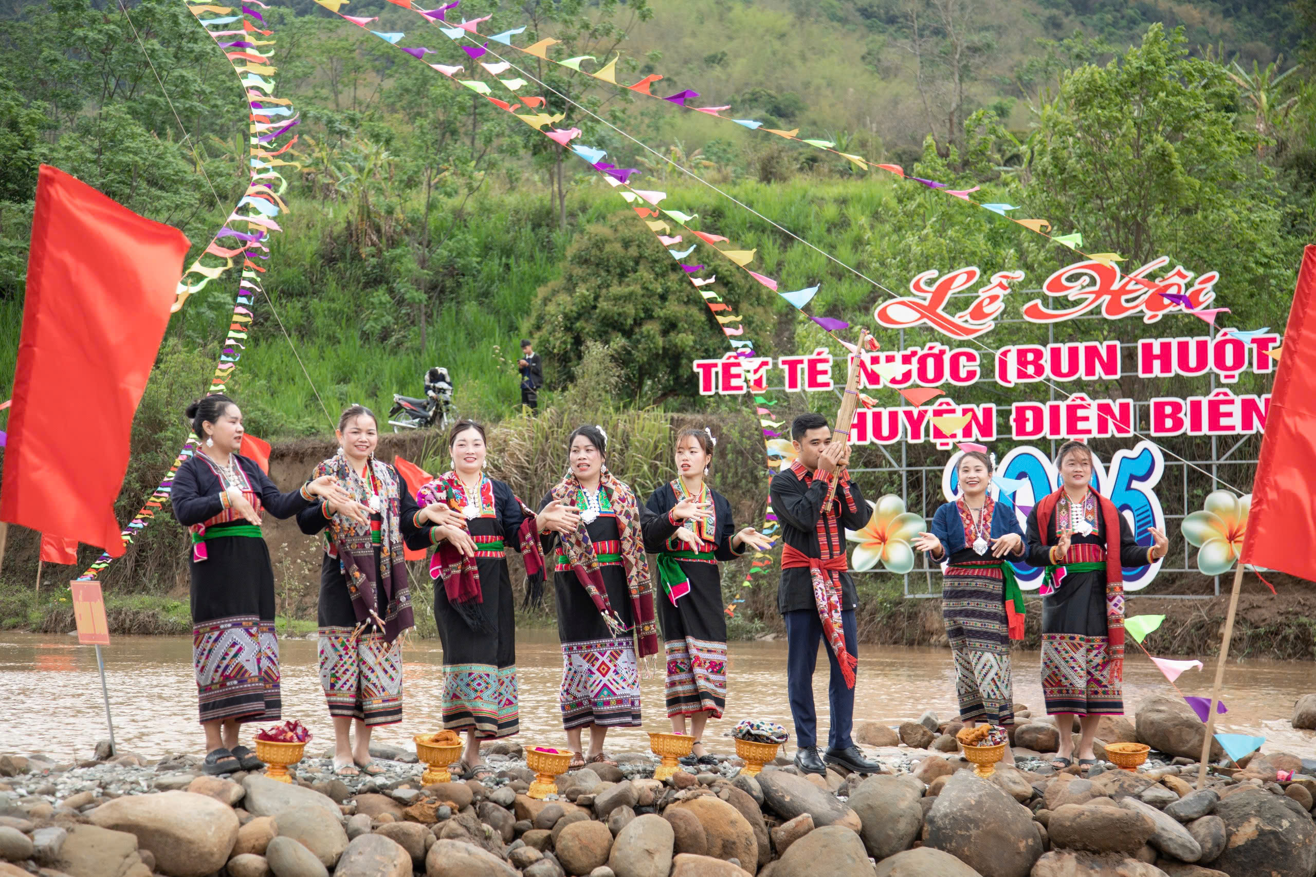 Tet-Te-Nuoc-2025-12.jpg